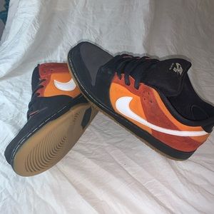 Nike SB dunk low (un-raygun)